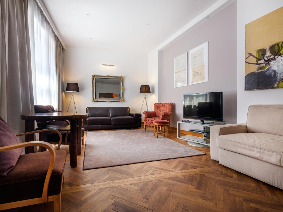 Tyzenhauz Apartments Krowoderska Street Краков Экстерьер фото