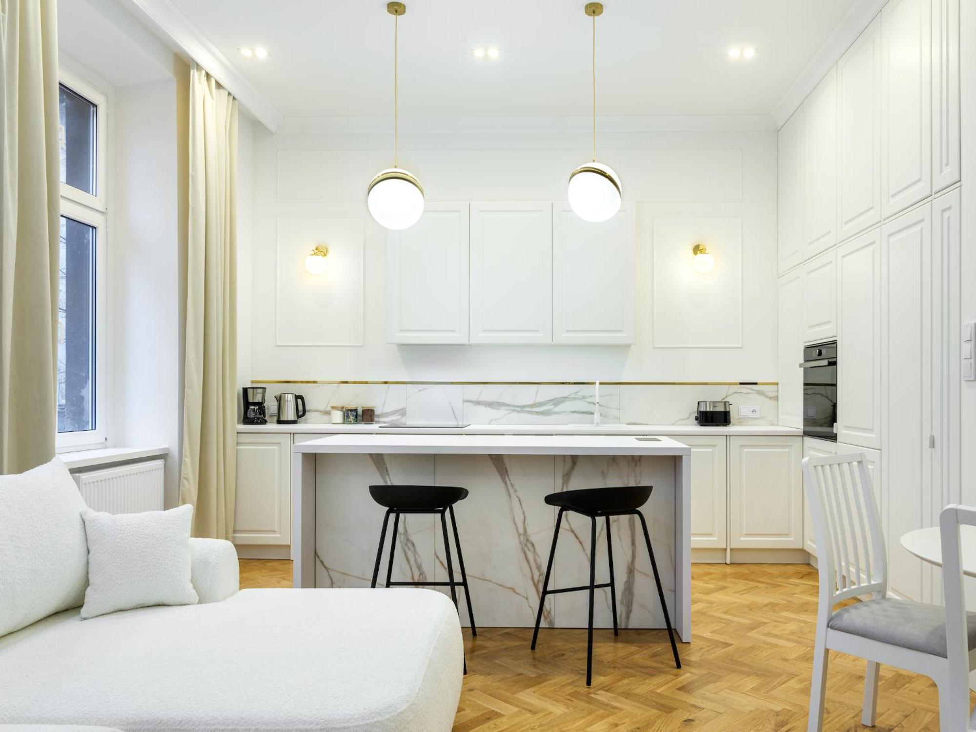 Tyzenhauz Apartments Krowoderska Street Краков Экстерьер фото