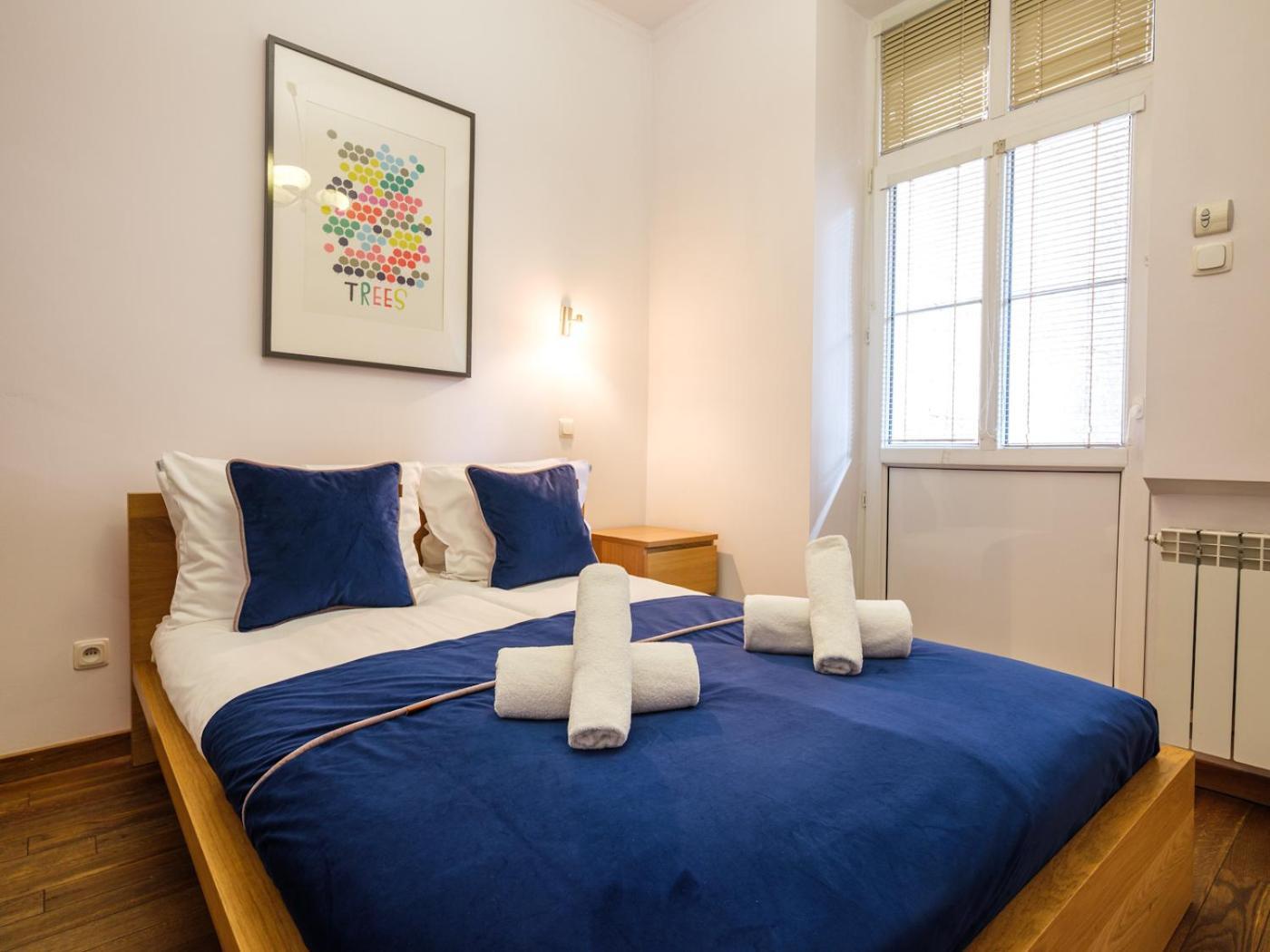 Tyzenhauz Apartments Krowoderska Street Краков Экстерьер фото