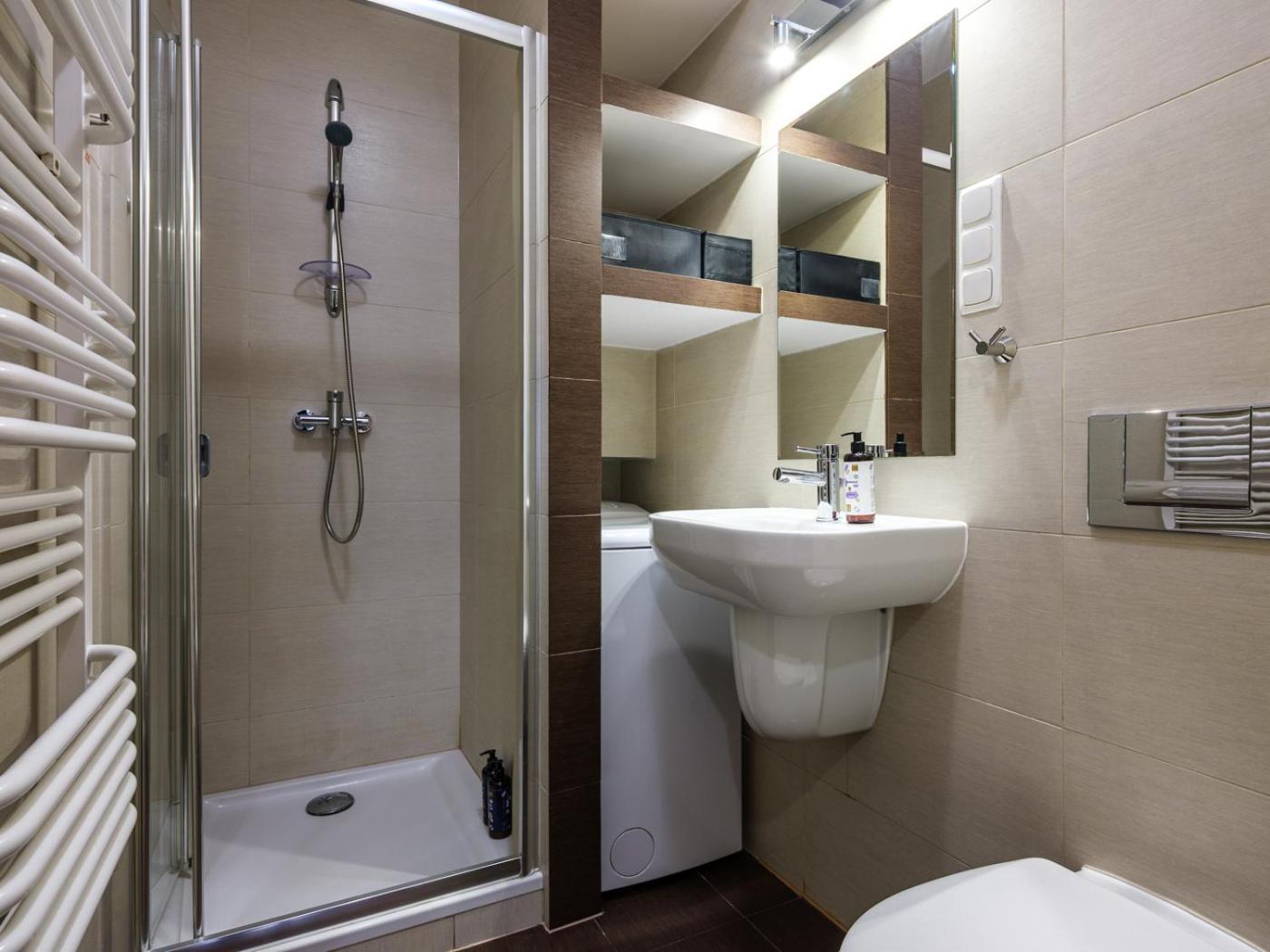 Tyzenhauz Apartments Krowoderska Street Краков Экстерьер фото