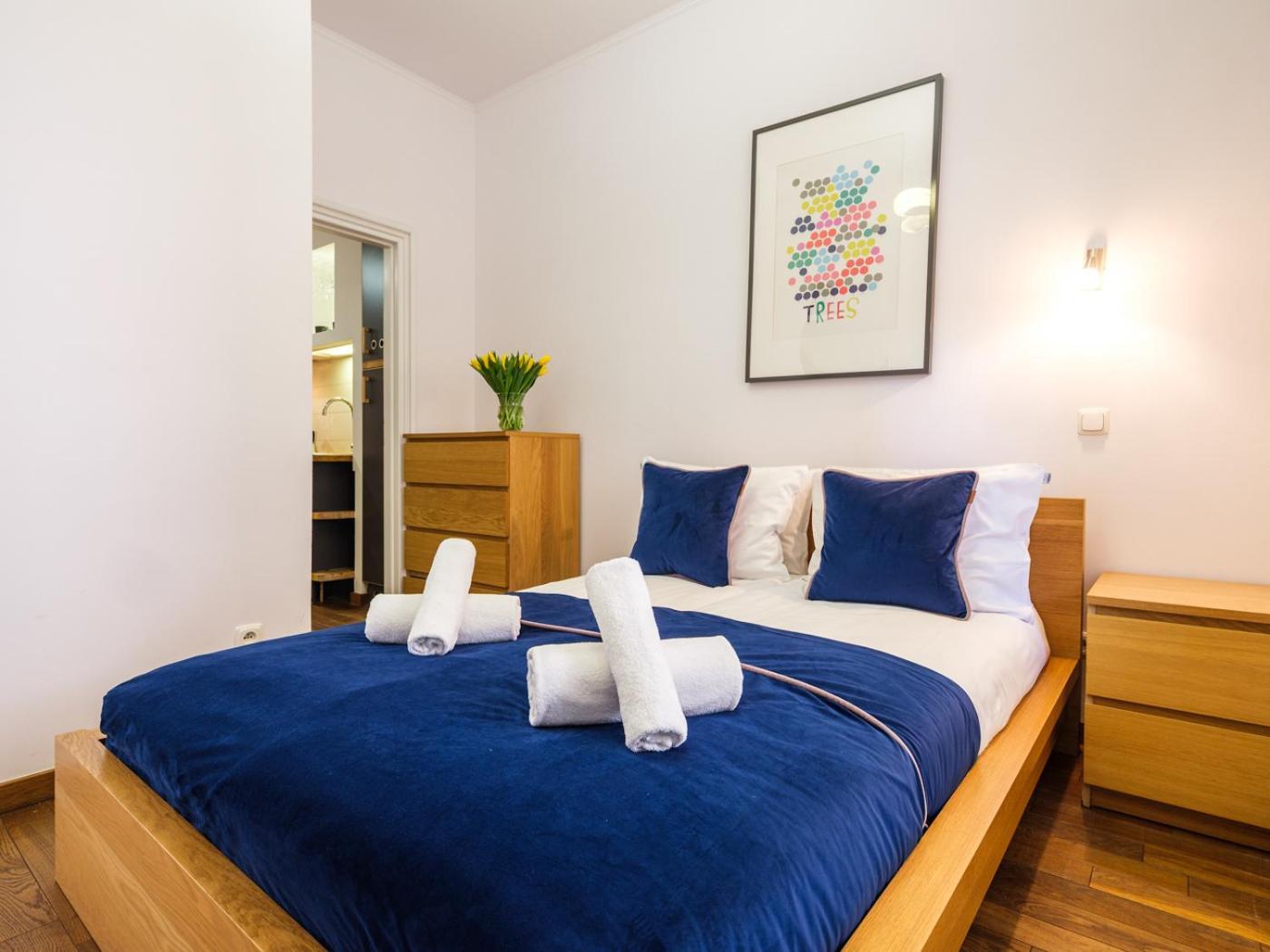 Tyzenhauz Apartments Krowoderska Street Краков Экстерьер фото